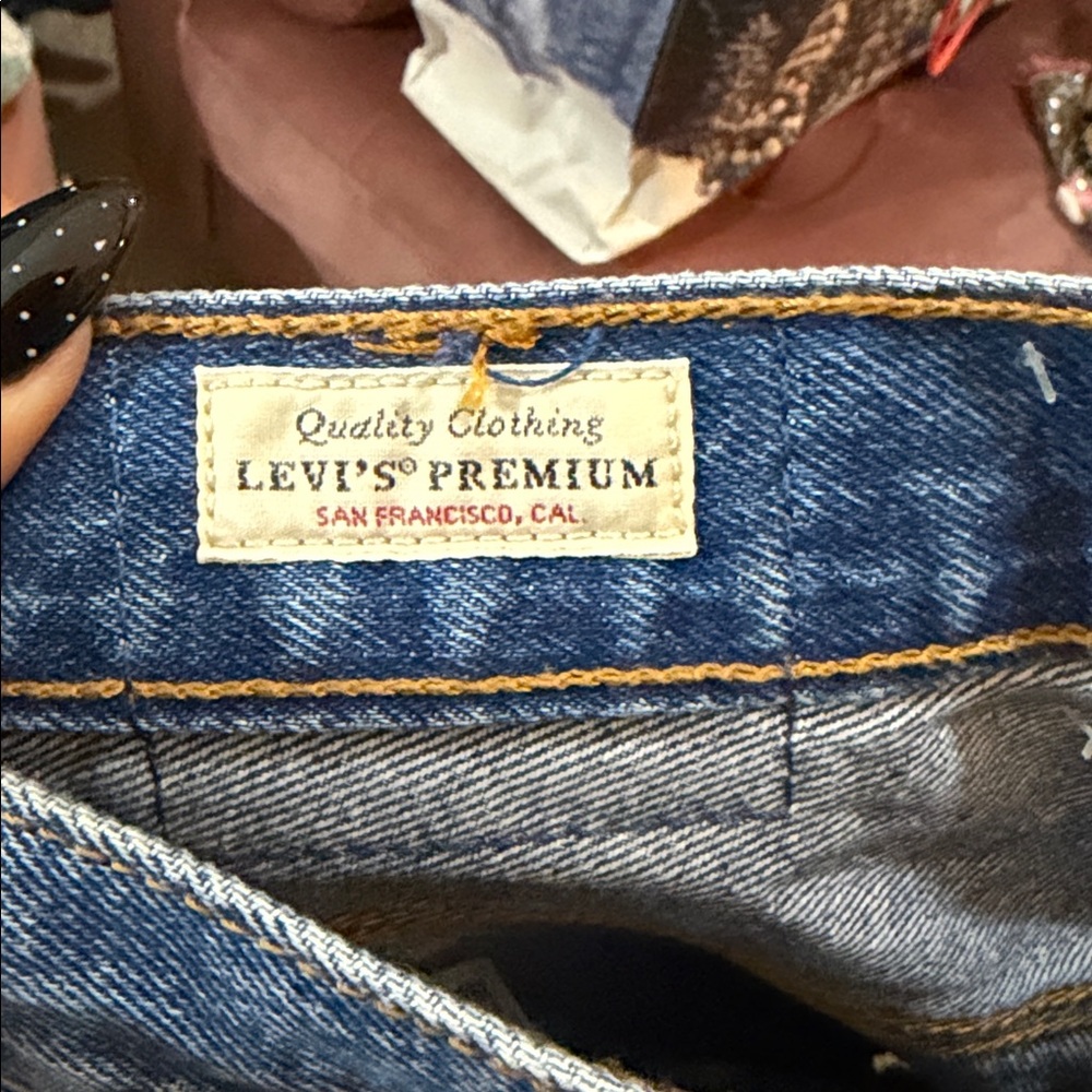 Levi's 501 Blue Distressed Jean button fly Shorts- never worn - size 25 - Picture 4 of 5